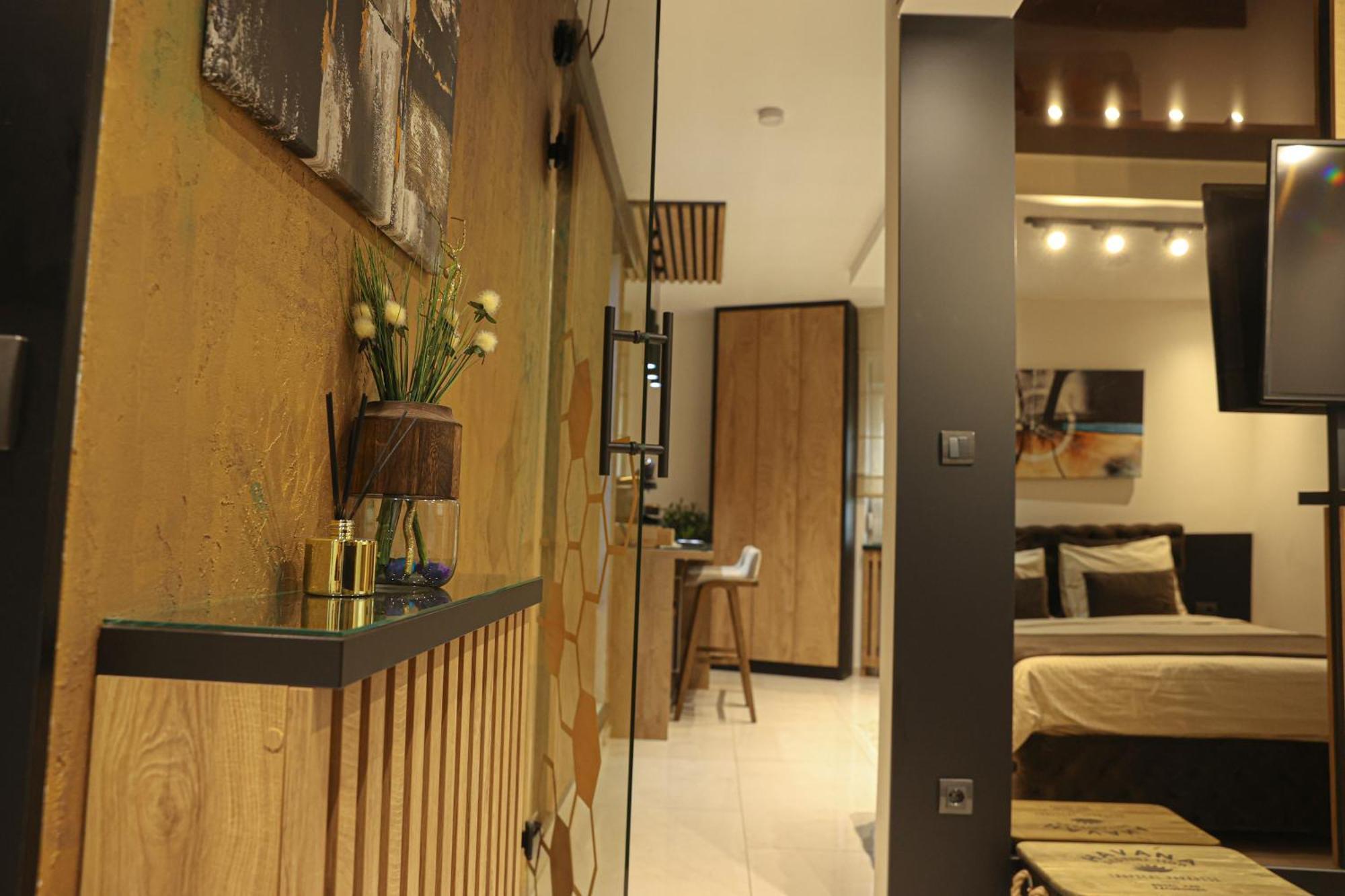 Design Apartment Platinium Spa Lux 5 Star "Havana" Completely Private Wellness & Spa Free Included Sauna & Jacuzzi & Salt Wall & Fire Place & 3D Ceilings & Business Wifi & Netflix & Keyless Code Entry & Full Smart App & Secure 2 Parking Place Cuprija Bagian luar foto